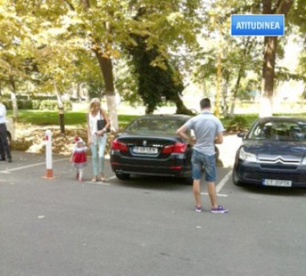 Senatorul Alexandru Mazăre şi-a scos fetiţa la plimbare în parc, ca orice tătic responsabil